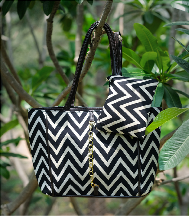 Zigzag Style Ladies Hand Bag
